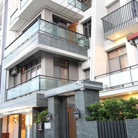 威好室電梯民宿 吉安郷 エクステリア 写真