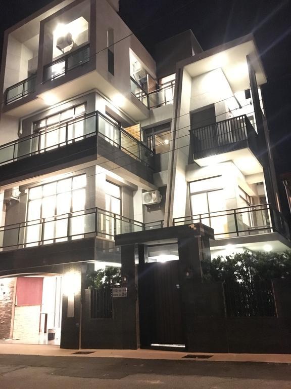 威好室電梯民宿 吉安郷 エクステリア 写真